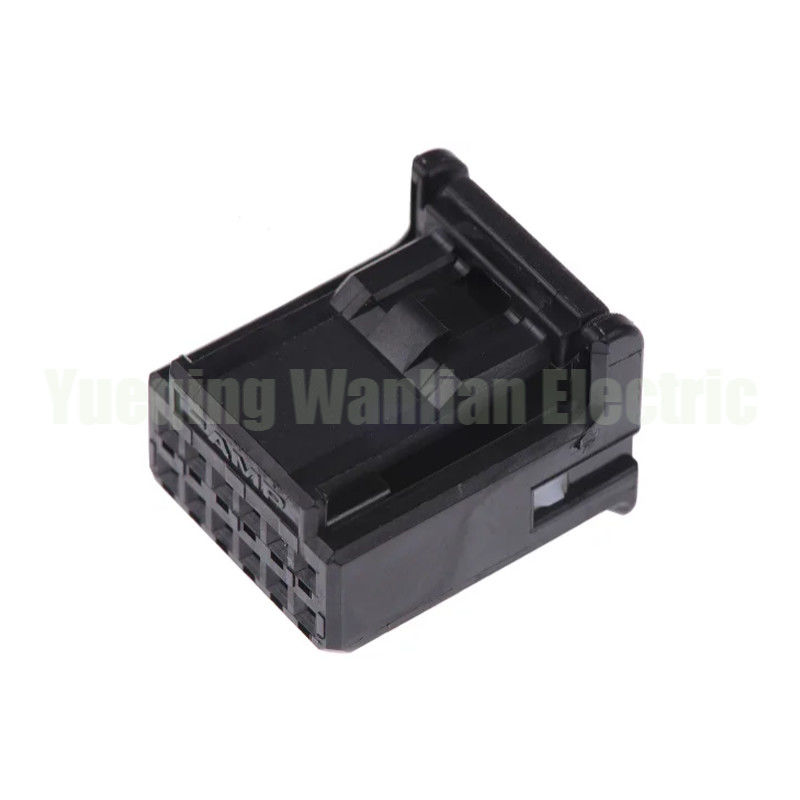 12 Pin 1379662-1 Kết nối ô tô Đèn đọc xe Đèn bản đồ Đèn cắm với đầu cuối 0.7 Series