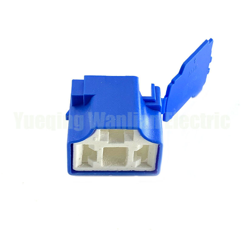 3 Pin H4-2B Ceramic Car Connector Auto Light Lamp Holder Socket 7.8mm Plug